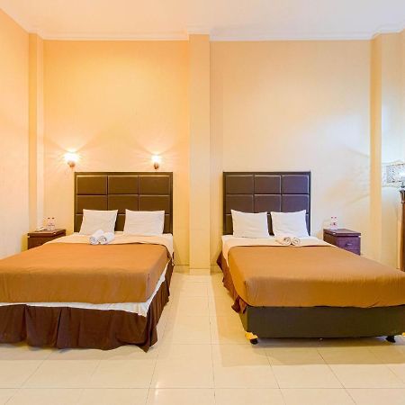 D'Talent Hotel Γιογκιακάρτα Εξωτερικό φωτογραφία