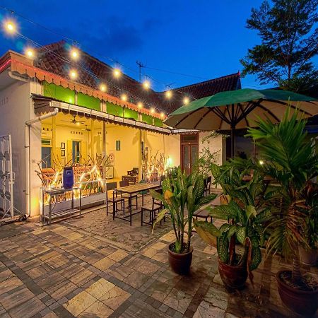 D'Talent Hotel Γιογκιακάρτα Εξωτερικό φωτογραφία