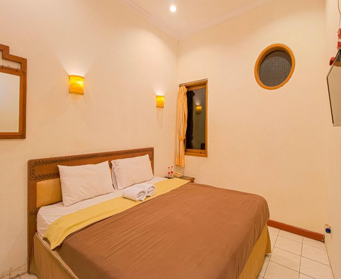 D'Talent Hotel Γιογκιακάρτα Εξωτερικό φωτογραφία