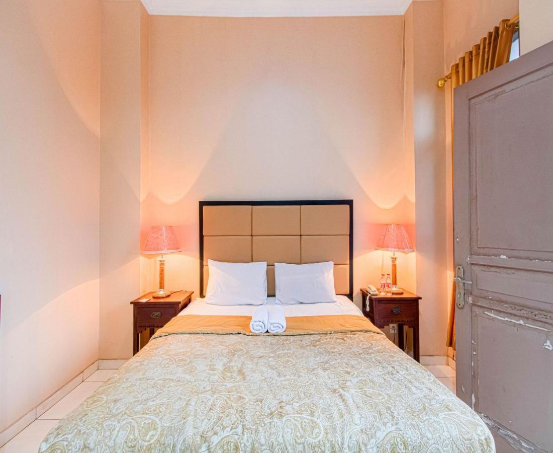 D'Talent Hotel Γιογκιακάρτα Εξωτερικό φωτογραφία