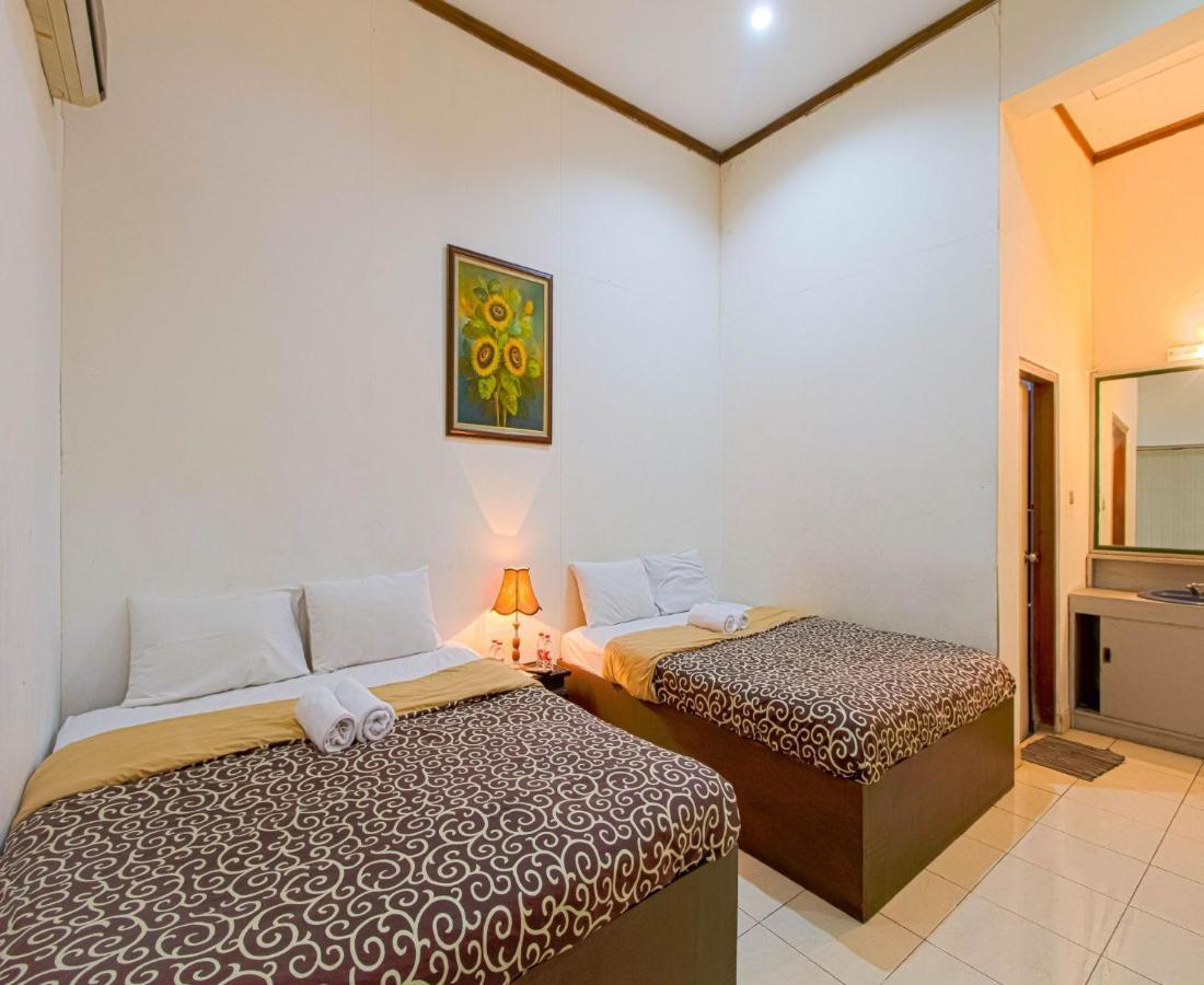 D'Talent Hotel Γιογκιακάρτα Εξωτερικό φωτογραφία