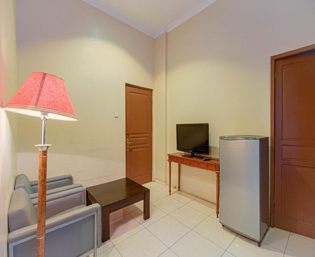 D'Talent Hotel Γιογκιακάρτα Εξωτερικό φωτογραφία