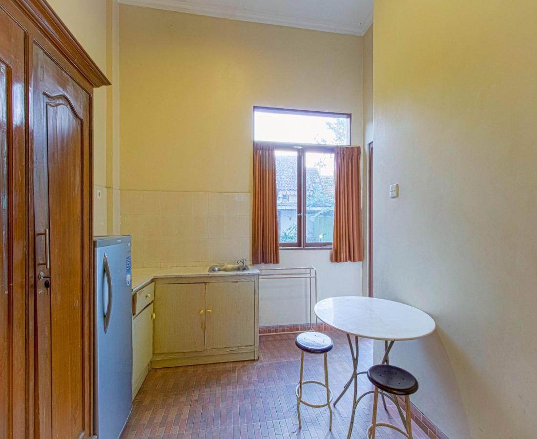 D'Talent Hotel Γιογκιακάρτα Εξωτερικό φωτογραφία