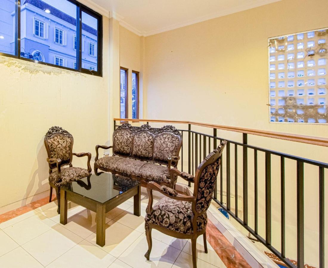 D'Talent Hotel Γιογκιακάρτα Εξωτερικό φωτογραφία