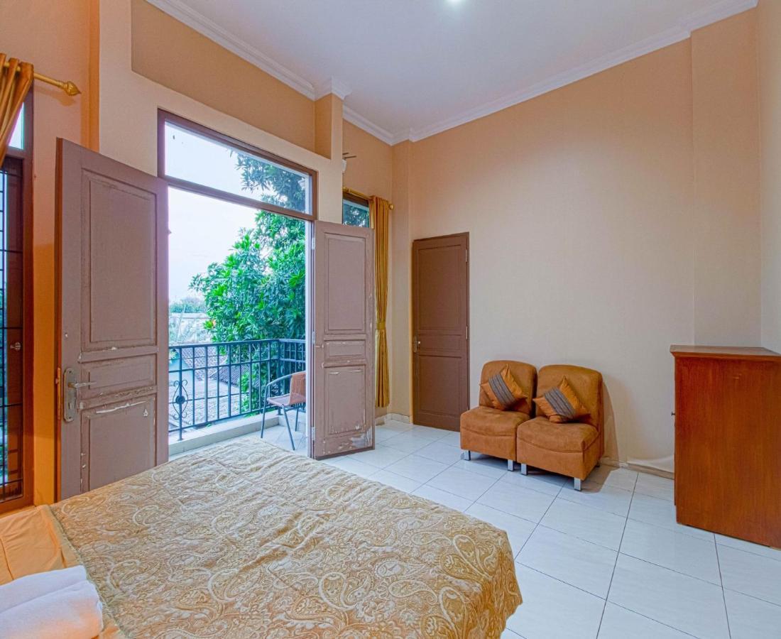 D'Talent Hotel Γιογκιακάρτα Εξωτερικό φωτογραφία