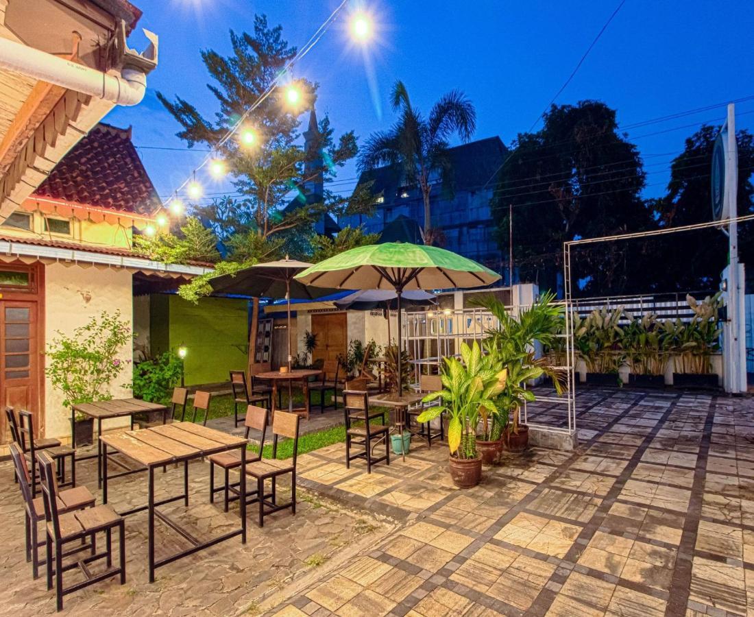D'Talent Hotel Γιογκιακάρτα Εξωτερικό φωτογραφία