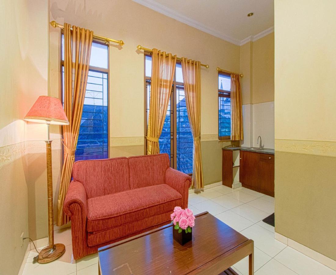 D'Talent Hotel Γιογκιακάρτα Εξωτερικό φωτογραφία