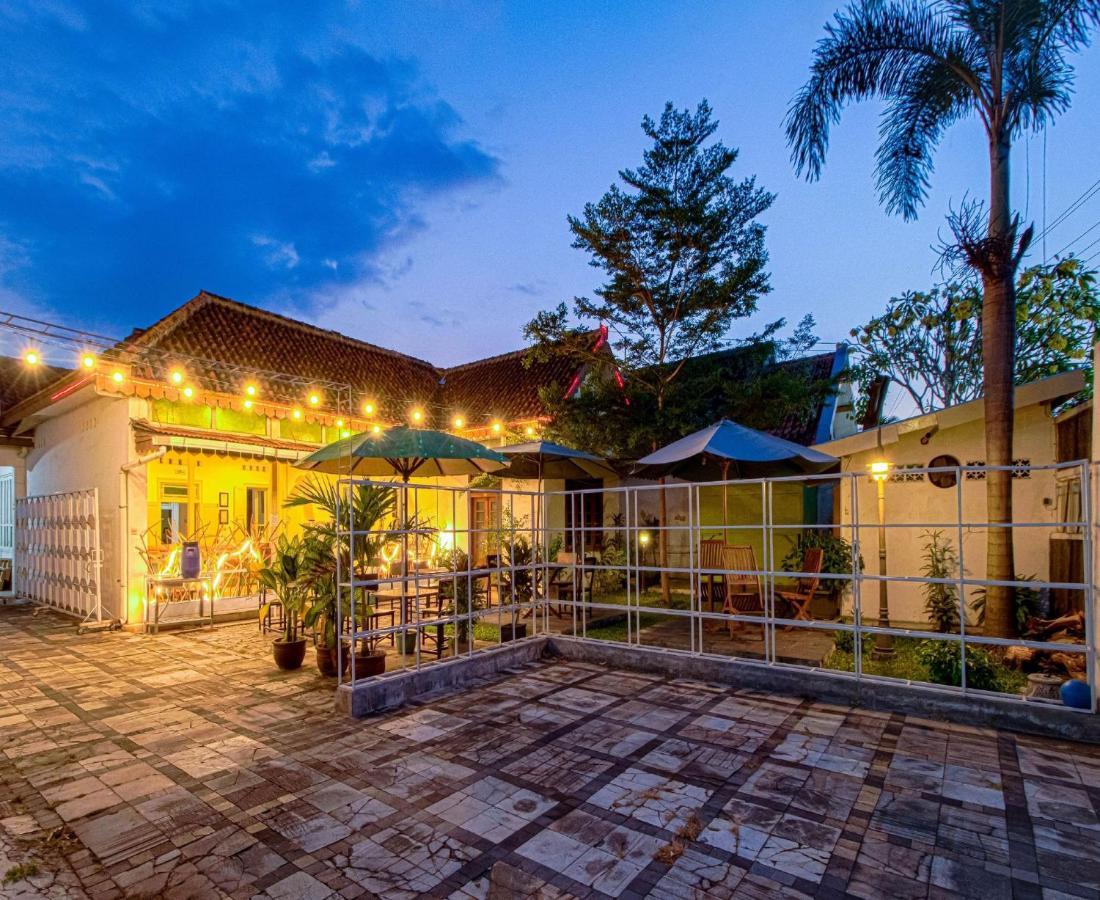 D'Talent Hotel Γιογκιακάρτα Εξωτερικό φωτογραφία