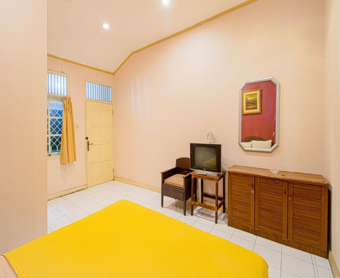 D'Talent Hotel Γιογκιακάρτα Εξωτερικό φωτογραφία