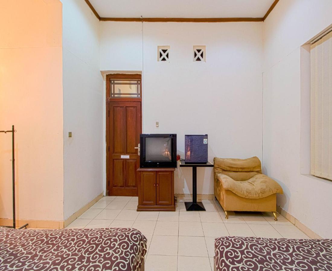 D'Talent Hotel Γιογκιακάρτα Εξωτερικό φωτογραφία