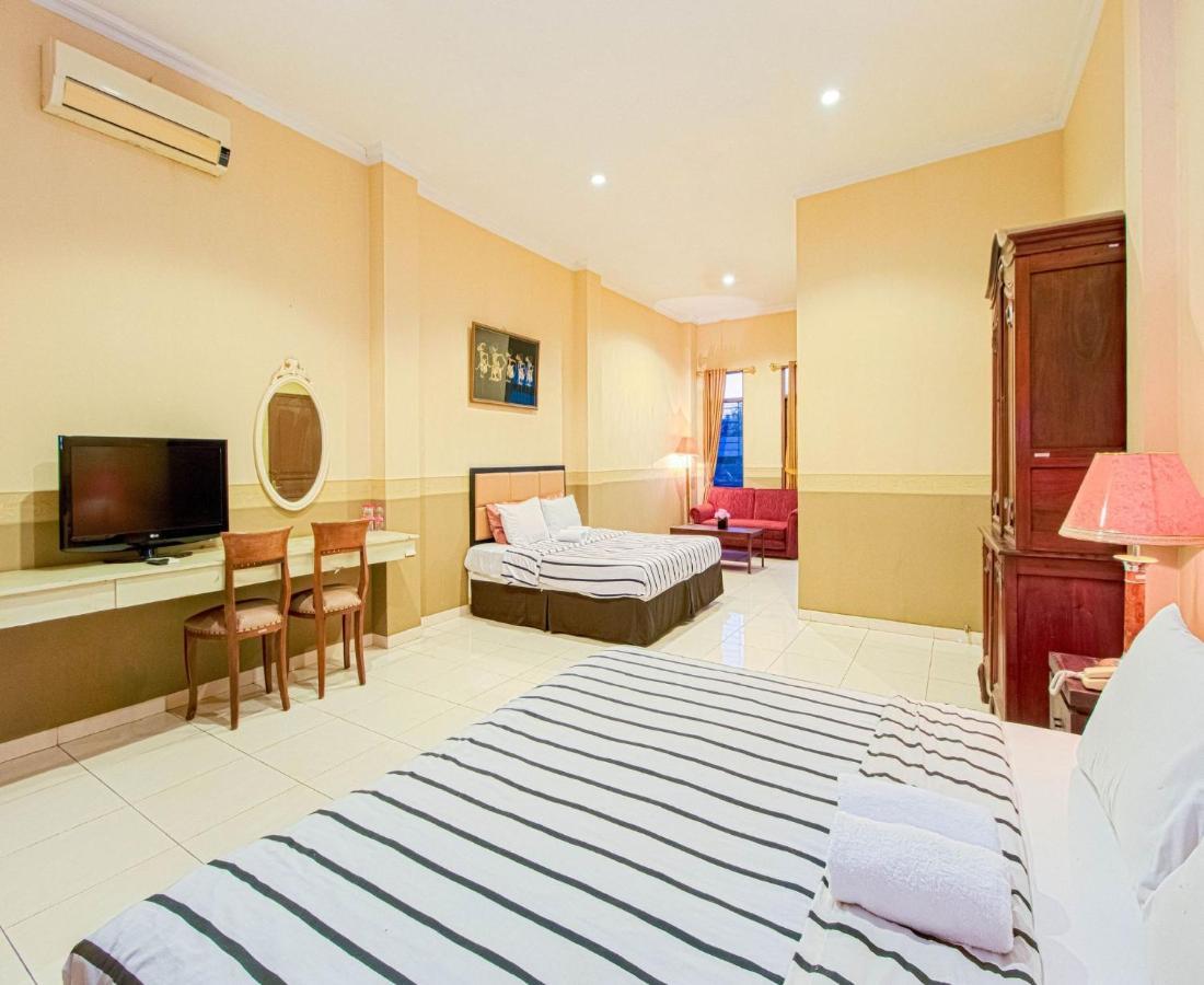 D'Talent Hotel Γιογκιακάρτα Εξωτερικό φωτογραφία