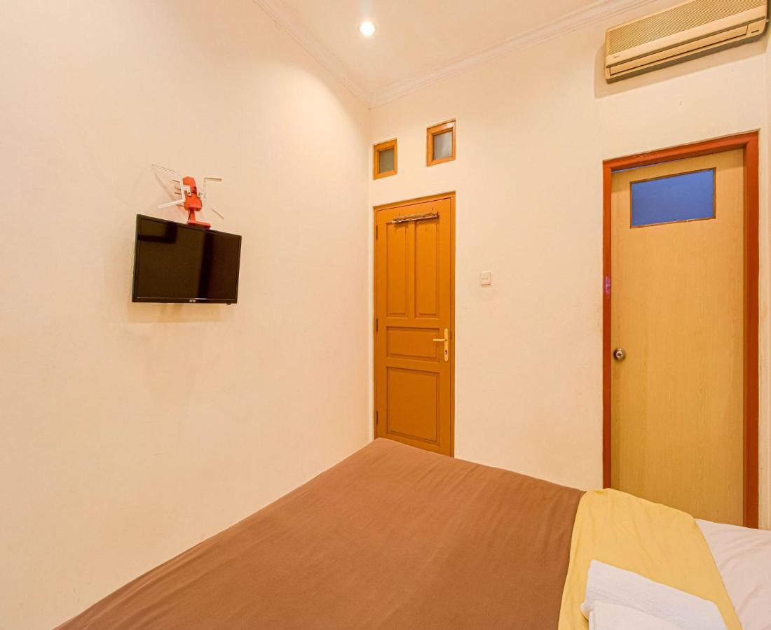 D'Talent Hotel Γιογκιακάρτα Εξωτερικό φωτογραφία