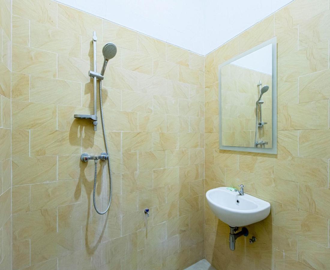 D'Talent Hotel Γιογκιακάρτα Εξωτερικό φωτογραφία