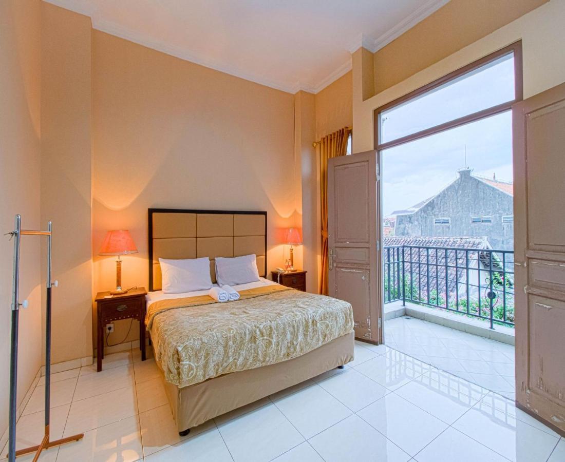 D'Talent Hotel Γιογκιακάρτα Εξωτερικό φωτογραφία